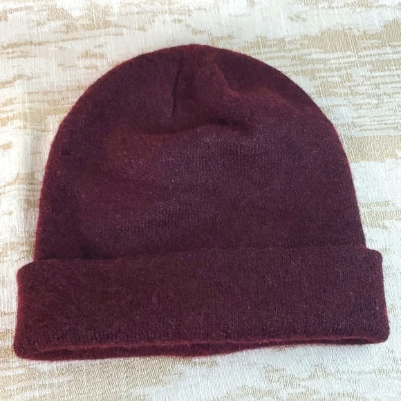 Unisex Soft Ribbed Leather Patch C.C. Beanie Strawberry - Picture 3 of 5